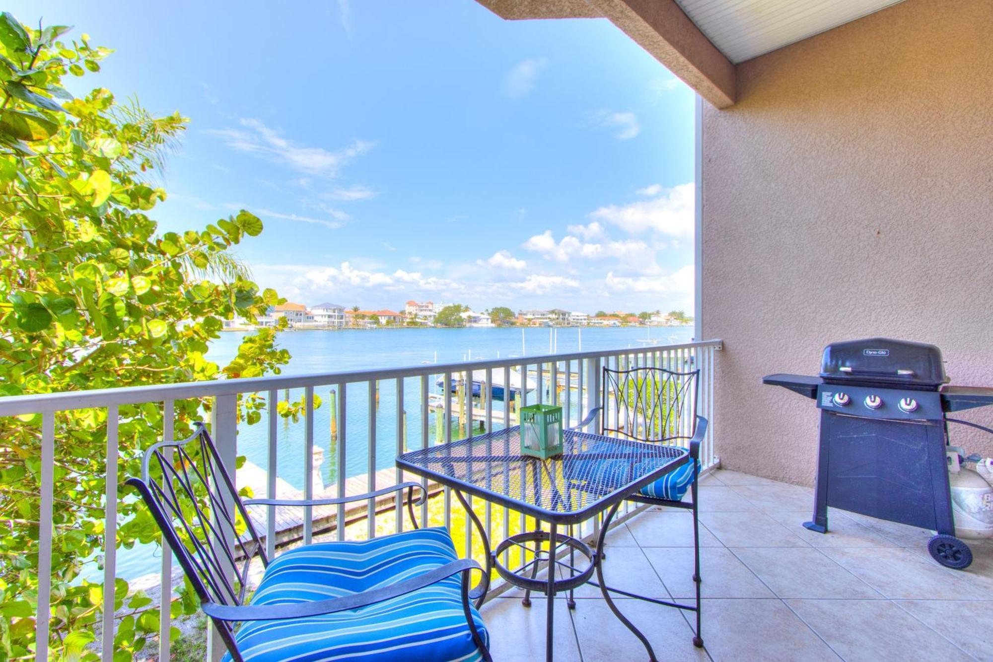 Bayway Luxury Waterfront Townhome & Pool Clearwater Beach Exteriör bild